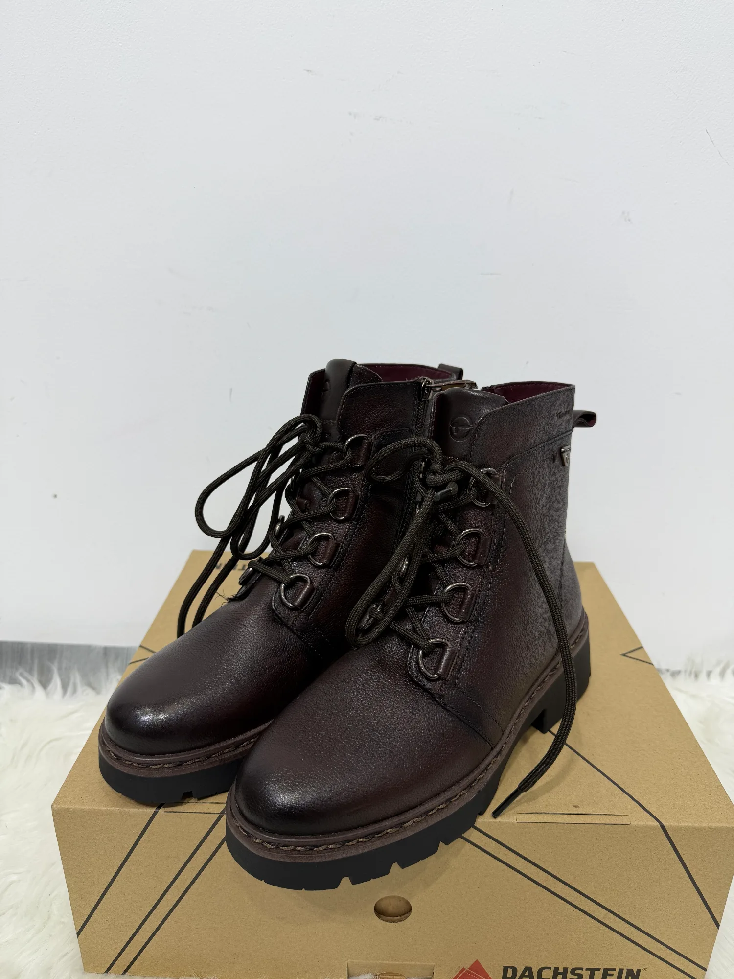 B-09 Boot