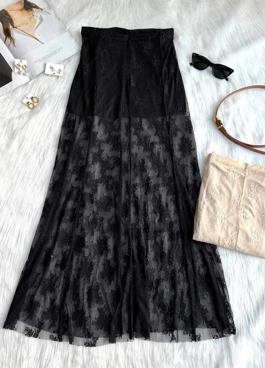 Lace skirt